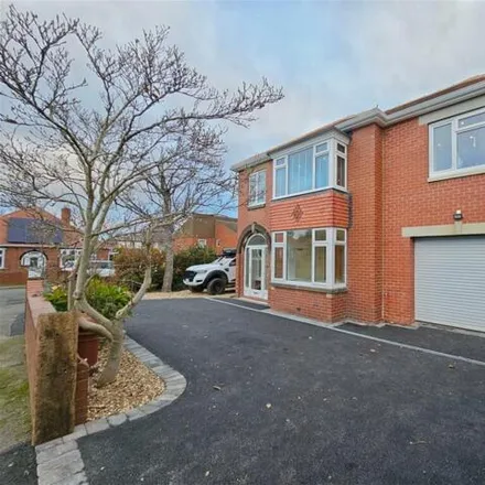 Buy this 5 bed house on Daleswood Avenue in Barnsley, S70 6QB