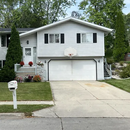 Buy this 3 bed house on 1360 Kings Court in Sheboygan, WI 53081