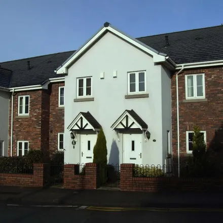 Rent this 3 bed townhouse on The Crown in 15 Booths Hill Road, Statham