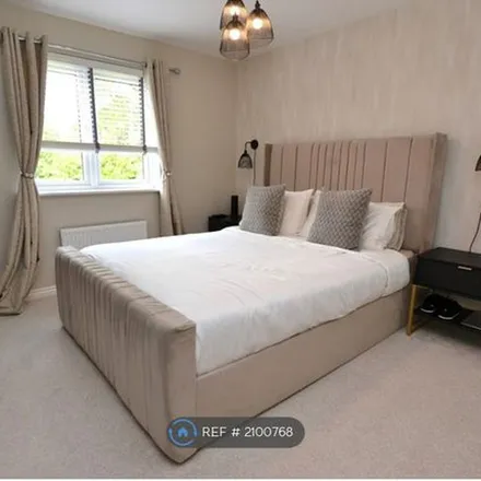 Rent this 5 bed apartment on Ellismuir Farm Road in Glasgow, G71 7FW