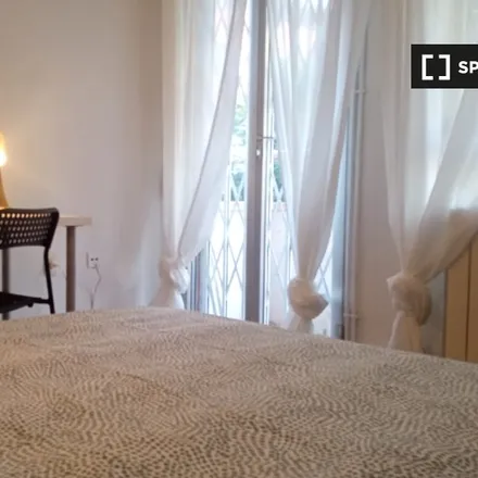 Rent this 5 bed room on Carrer de la Mare Alberta Rodríguez in 46014 Valencia, Spain