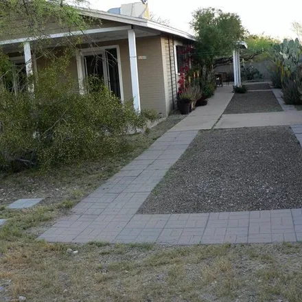 Buy this 3 bed house on 1579 North 5th Avenue in Tucson, AZ 85705