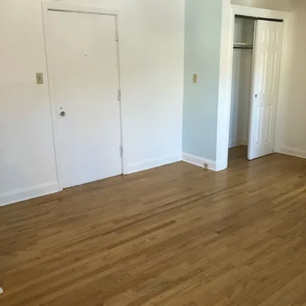 Rent this 1 bed apartment on 1332 West Hood Avenue in Chicago, IL 60660