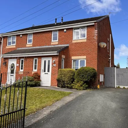 Rent this 3 bed duplex on Ardennes Road in Knowsley, L36 7UE