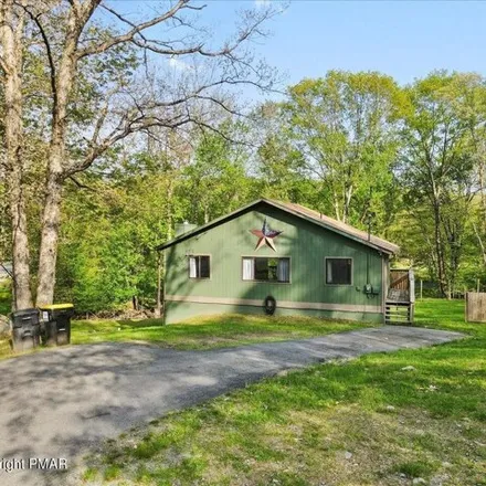 Image 2 - 137 Cabin Rd, Milford, Pennsylvania, 18337 - House for sale