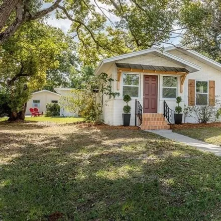 Buy this 5 bed house on 3398 Poplar Avenue in Tampa, FL 33603