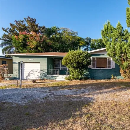 Image 1 - 30th Avenue North & 41st Street North, 30th Avenue North, Saint Petersburg, FL 33710, USA - House for sale