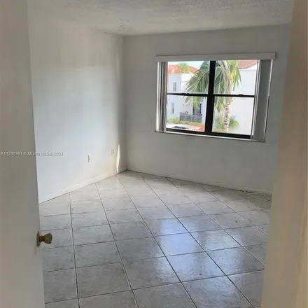 Image 3 - 9441 Fontainebleau Boulevard, Fountainbleau, Miami-Dade County, FL 33172, USA - Apartment for rent