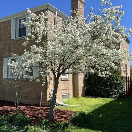 Buy this 4 bed house on 905 Fairfield Avenue in Elmhurst, IL 60126