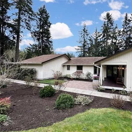Buy this 5 bed house on 16629 Southeast 311th Street in Auburn, WA 98092