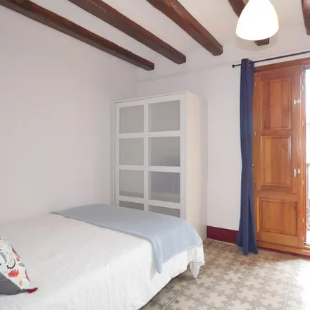 Rent this 5 bed room on Carrer d'en Quintana in 8, 08002 Barcelona