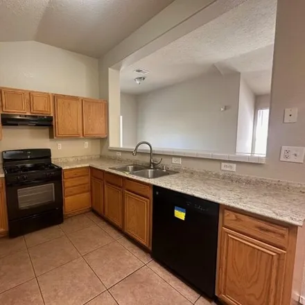 Image 7 - 8319 Wynview Court Northwest, Albuquerque, NM 87120, USA - House for sale