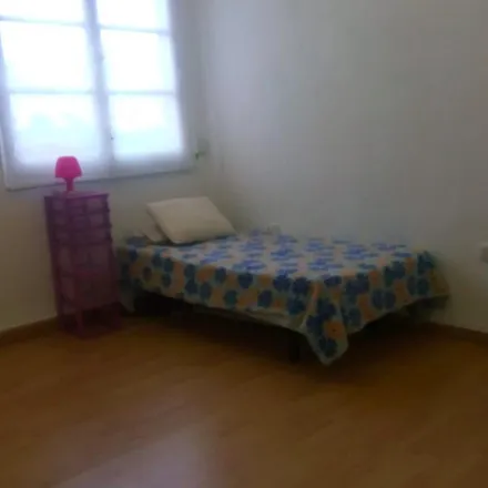 Rent this 3 bed room on Carrer del Reverend Rafael Ramon Llin in 4, 46009 Valencia