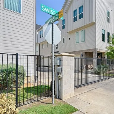 Image 3 - 4125 Swiss Avenue, Dallas, TX 75214, USA - Townhouse for sale