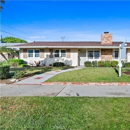 Image 2 - 2416 North Bellbrook Street, Orange, CA 92865, USA - House for sale