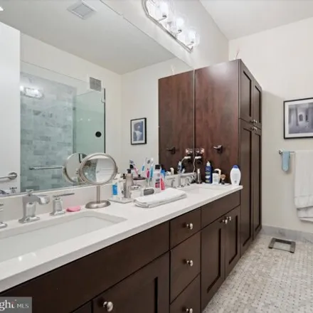 Image 8 - 110 Pine Street, Philadelphia, PA 19106, USA - Condo for sale