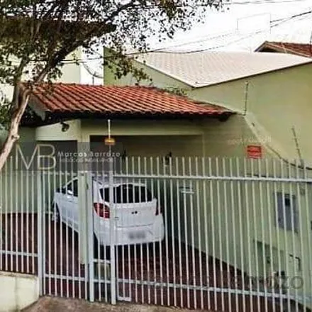 Buy this 4 bed house on Rua José Leite Carvalho in Higienópolis, Londrina - PR