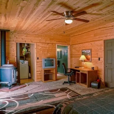 Rent this 3 bed house on Pinetop-Lakeside in AZ, 85929