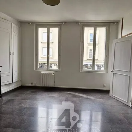 Image 5 - 12 Rue Saint-Jacques, 41100 Vendôme, France - Apartment for rent