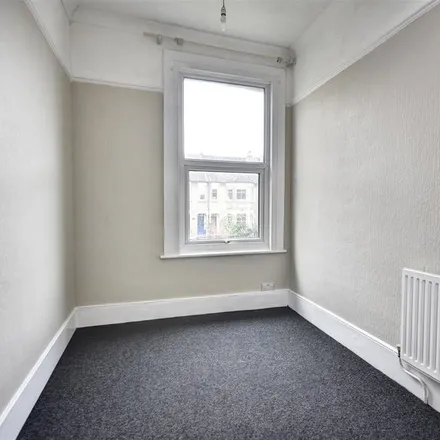 Rent this 2 bed apartment on Avondale Road in London, CR2 6JE