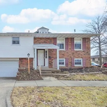 Buy this 3 bed house on 981 Pestalozzi Street in Highland, IL 62249