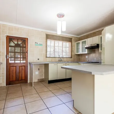 Image 4 - Gooseberry Street, Wilgeheuwel, Roodepoort, 2040, South Africa - Townhouse for rent