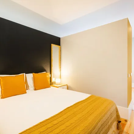 Rent this 1 bed apartment on Suzuki in Rua de Santos Pousada, 4000-077 Porto