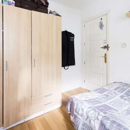 Rent this 7 bed apartment on Madrid in Tarimas del Mundo, Calle de Carranza