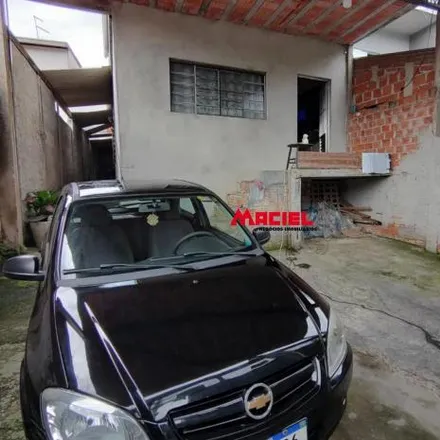 Buy this 6 bed house on Avenida Alto do Rio Doce in Jardim Altos de Santana, São José dos Campos - SP