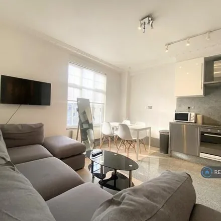 Image 2 - 105 Hallam Street, East Marylebone, London, W1W 5HQ, United Kingdom - Apartment for rent