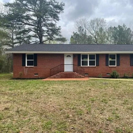 Buy this 3 bed house on 281 Old Hwy 7 in Grenada, MS 38901