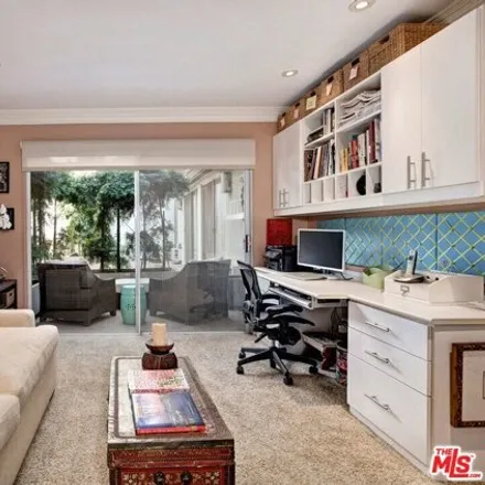 Image 7 - 163 South Doheny Drive, Los Angeles, CA 90048, USA - Condo for sale