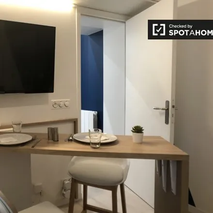 Image 13 - 18 Rue Juliette Lamber, 75017 Paris, France - Apartment for rent