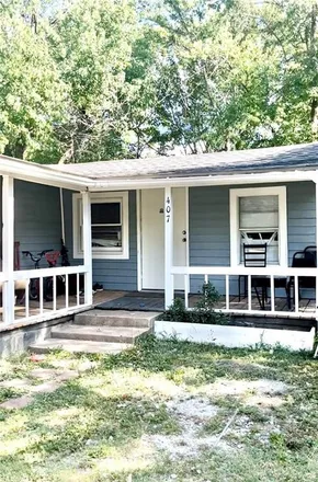 Buy this 2 bed house on 407 Mountain View Avenue in Springdale, AR 72764