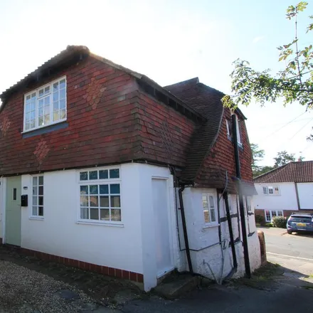 Rent this 4 bed duplex on Sussex Road in Sheet, GU31 4JX