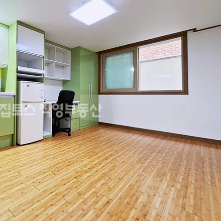 Rent this studio apartment on 서울특별시 관악구 봉천동 1619-13