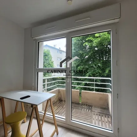 Rent this 1 bed apartment on 4 avenue de l'université in 64000 Pau, France