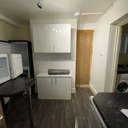Rent this 4 bed apartment on Park Place in Swansea, SA2 0DJ