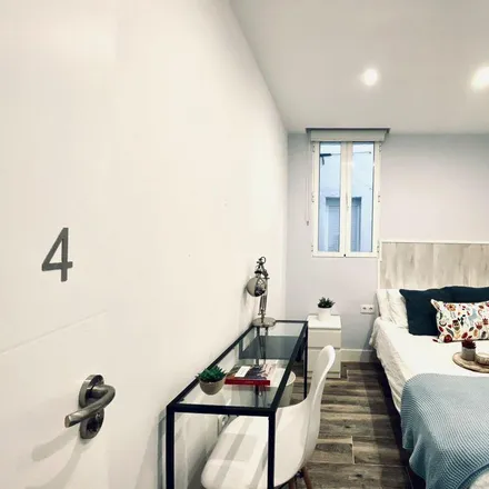 Rent this 5 bed room on Madrid in Avenida de la Ciudad de Barcelona, 21