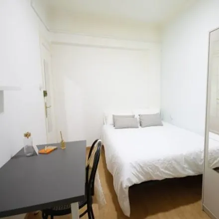 Image 3 - Carrer del Cinca, 6, 08030 Barcelona, Spain - Room for rent