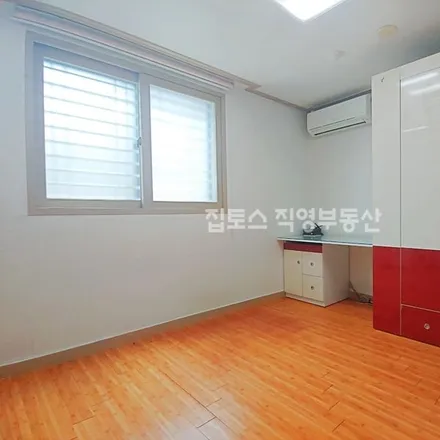 Rent this studio apartment on 서울특별시 관악구 봉천동 47-26
