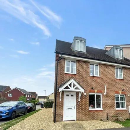 Rent this 3 bed house on Long Barn Road in Enham Alamein, SP11 6FH