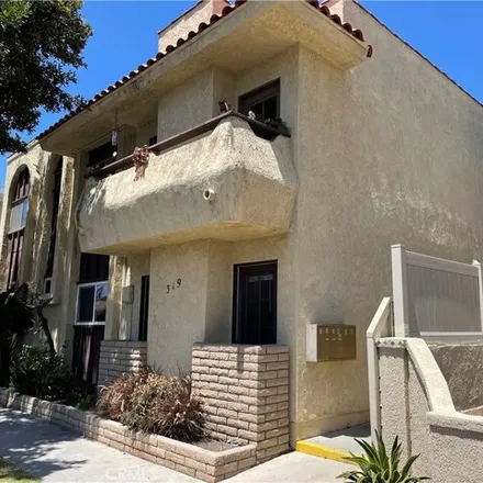 Buy this 1studio house on 319 15th Street in Huntington Beach, CA 92648