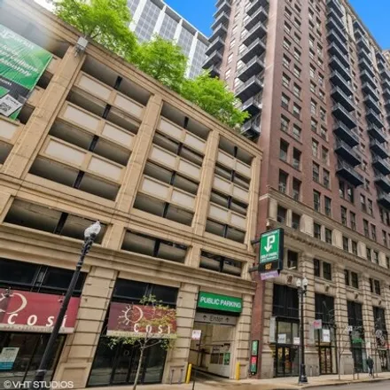 Buy this 3 bed condo on Washington Franklin Self Park in 230 West Washington Street, Chicago