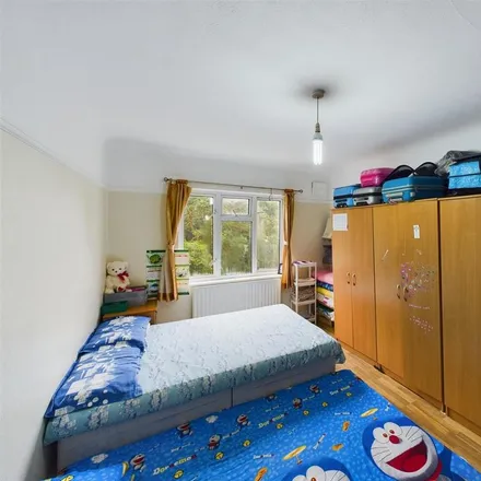 Image 5 - Osterley Court, London, TW7 4PY, United Kingdom - Apartment for rent