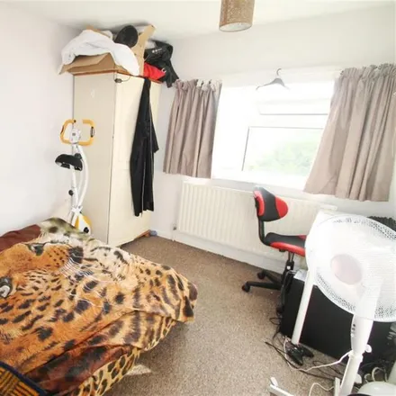 Rent this 1 bed room on 69 Cabell Road in Guildford, GU2 8JF