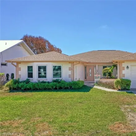 Buy this 3 bed house on 404 Flamingo Avenue in Collier County, FL 34108