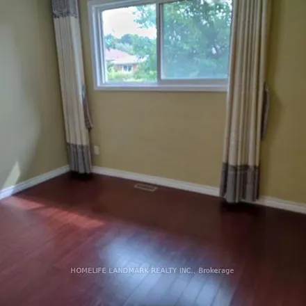 Image 2 - 231 Pineway Boulevard, Toronto, ON M2H 1A8, Canada - Apartment for rent