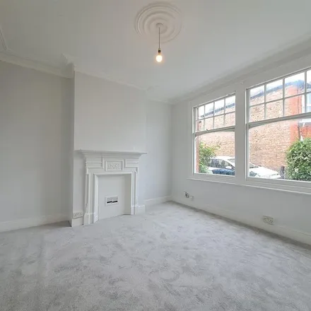 Rent this 4 bed apartment on 9 Grange Avenue in London, N20 8AA