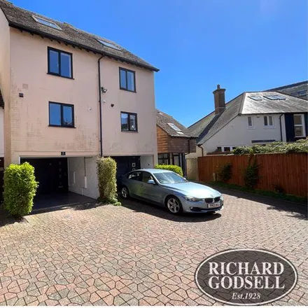 Rent this 3 bed townhouse on unnamed road in Christchurch, BH23 1DJ